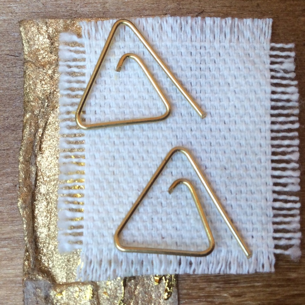 New Stylish tiny handcrafted Earrings Gold Finish - Picture 3 of 8